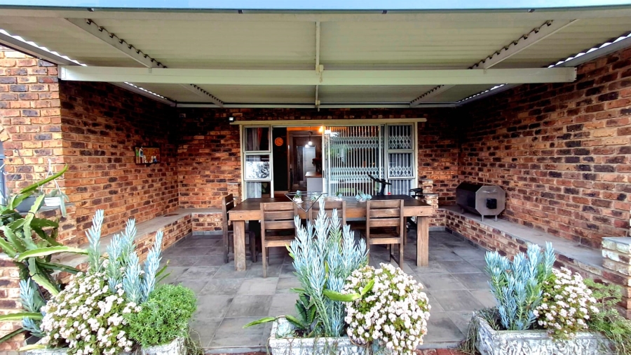 5 Bedroom Property for Sale in Vaalpark Free State